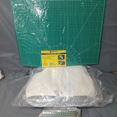 APPROXIMATELY 10 HOUSEHOLD ITEMS TO INCLUDE A CUTTING MAT, PILLOWS AND ENVELOPES