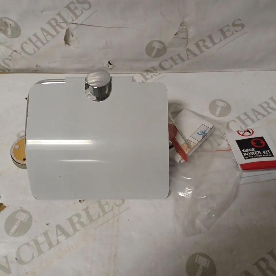 TESA HUKK TOILET PAPER HOLDER WITH LID