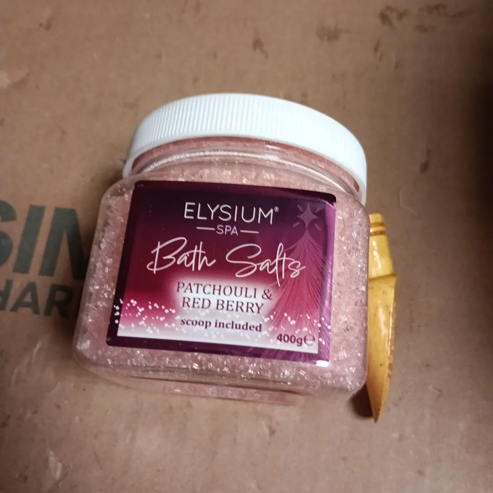 APPROXIMATELY 20 ASSORTED COSMETIC ITEMS INCLUDING RITUALS BATH FOAM , ELYSIUM SPA BATH SALTS AND TAN WITH CUZIN SUZY 