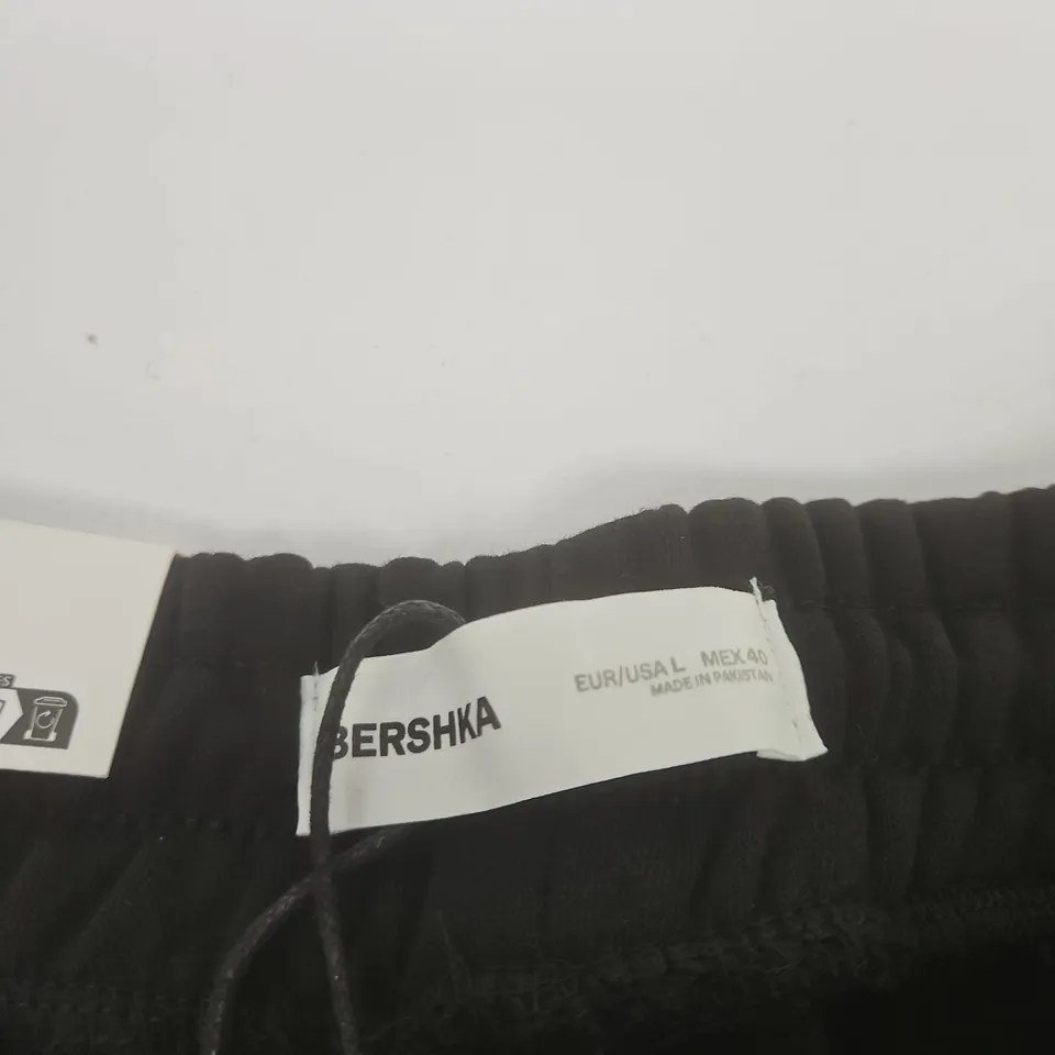 BERSHKA BLACK DRAWSTRING JOGGER TROUSERS – EU 40 / US L BARREL LEG 