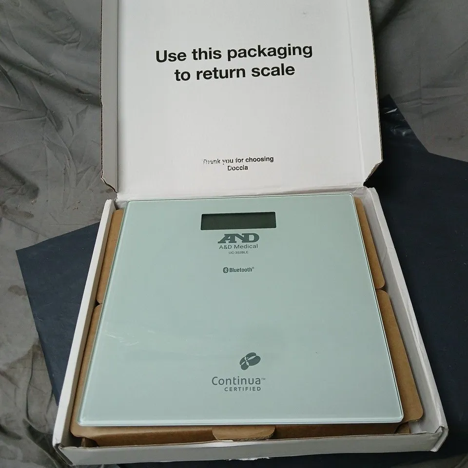 A & D MEDICAL BLUETOOTH WEIGHING SCALES BOXED