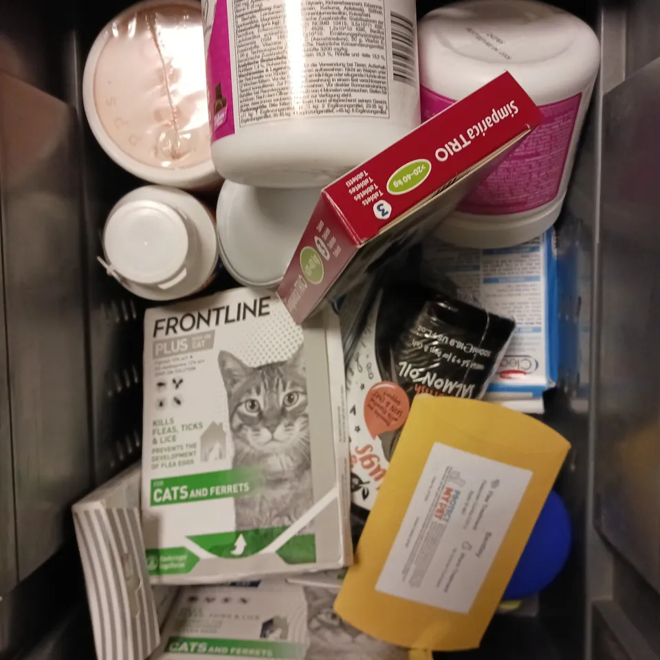 APPROXIMATELY 20 ASSORTED PET CARE PRODUCTS TO INCLUDE FRONTLINE, TICK PROTECT, PRO BIOTIC SUPPORT ETC 