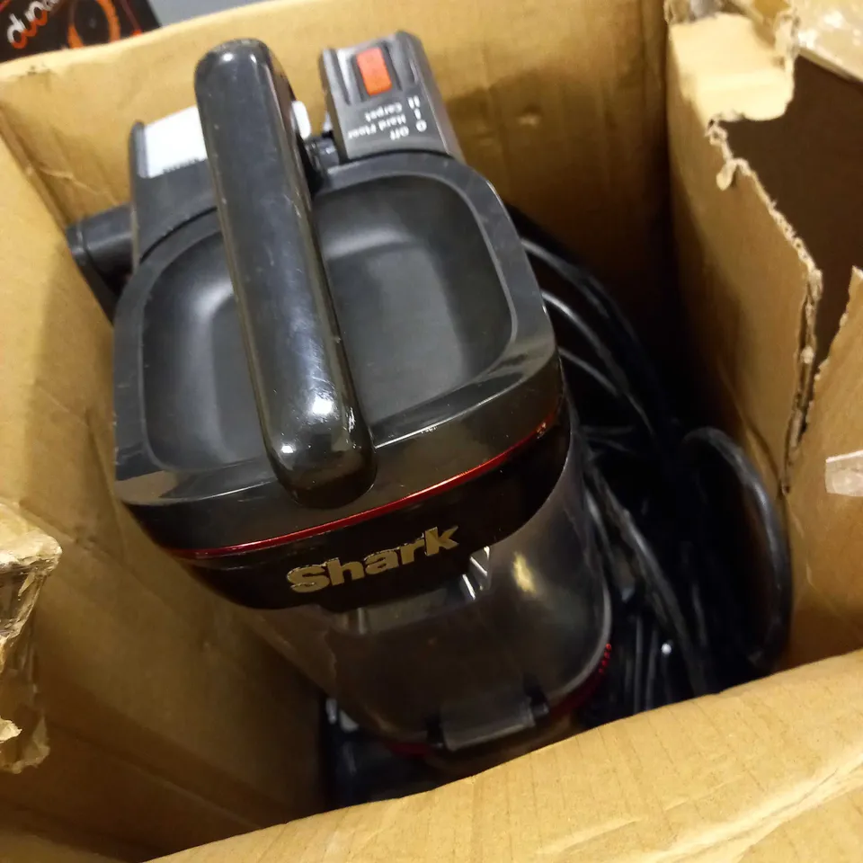 SHARK UPRIGHT VACUUM CLEANER NV602UKT