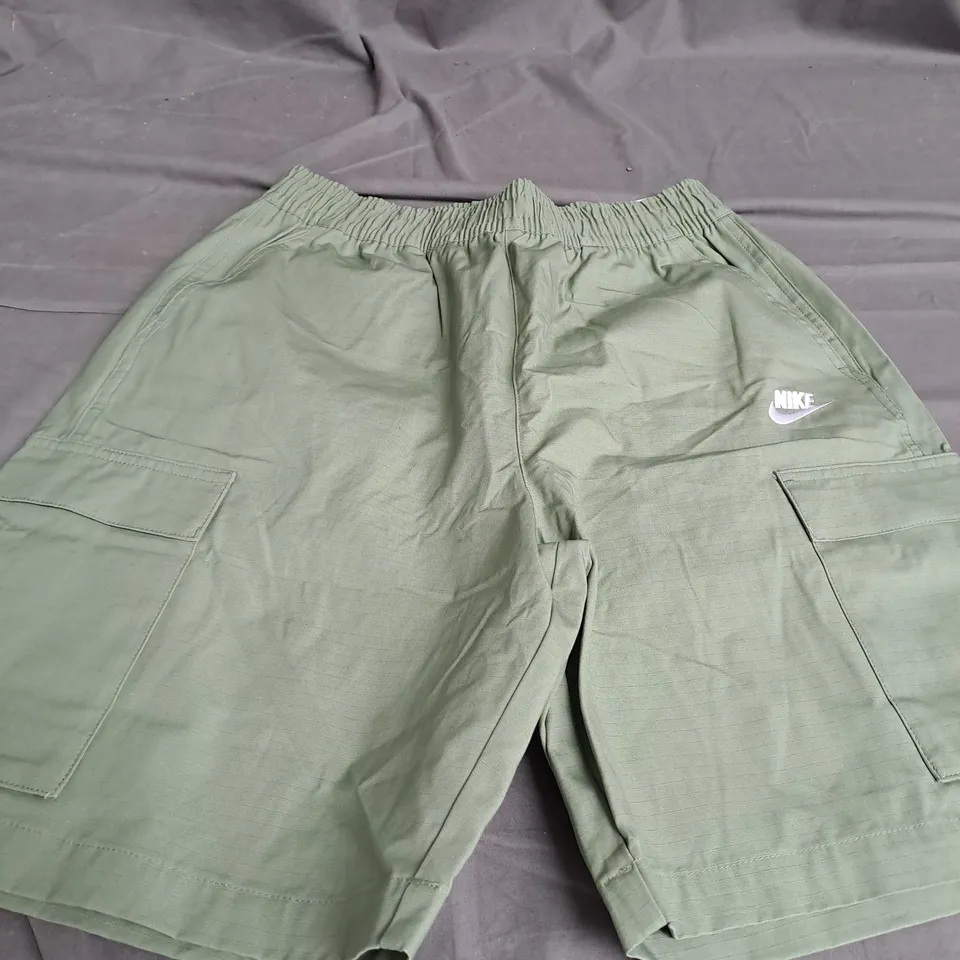 NIKE CARGO SHORTS SIZE S 
