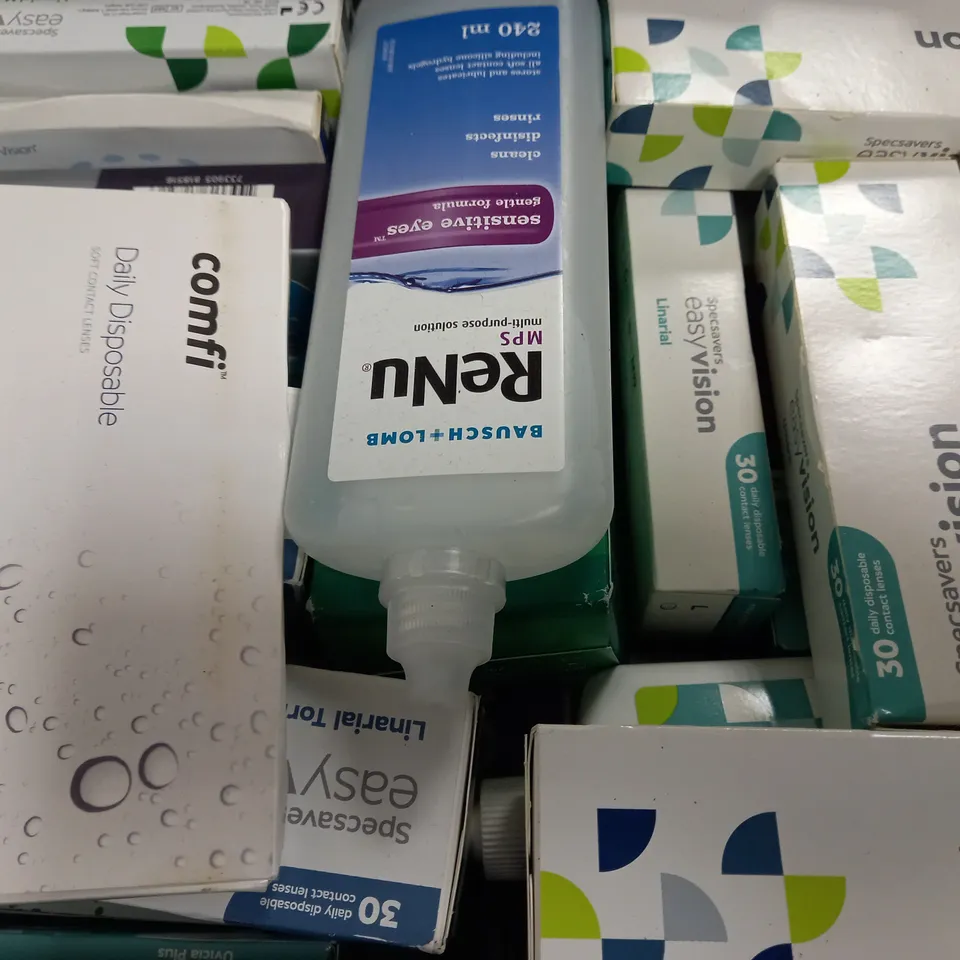 BOX OF APPROX 20 ASSORTED VISION CARE ITEMS TO INCLUDE - COMFI DAILY DISPOSABLE LENSES - BIO TRUE SOLUTION - ACUVUE MOIST CONTACT LENSES ETC