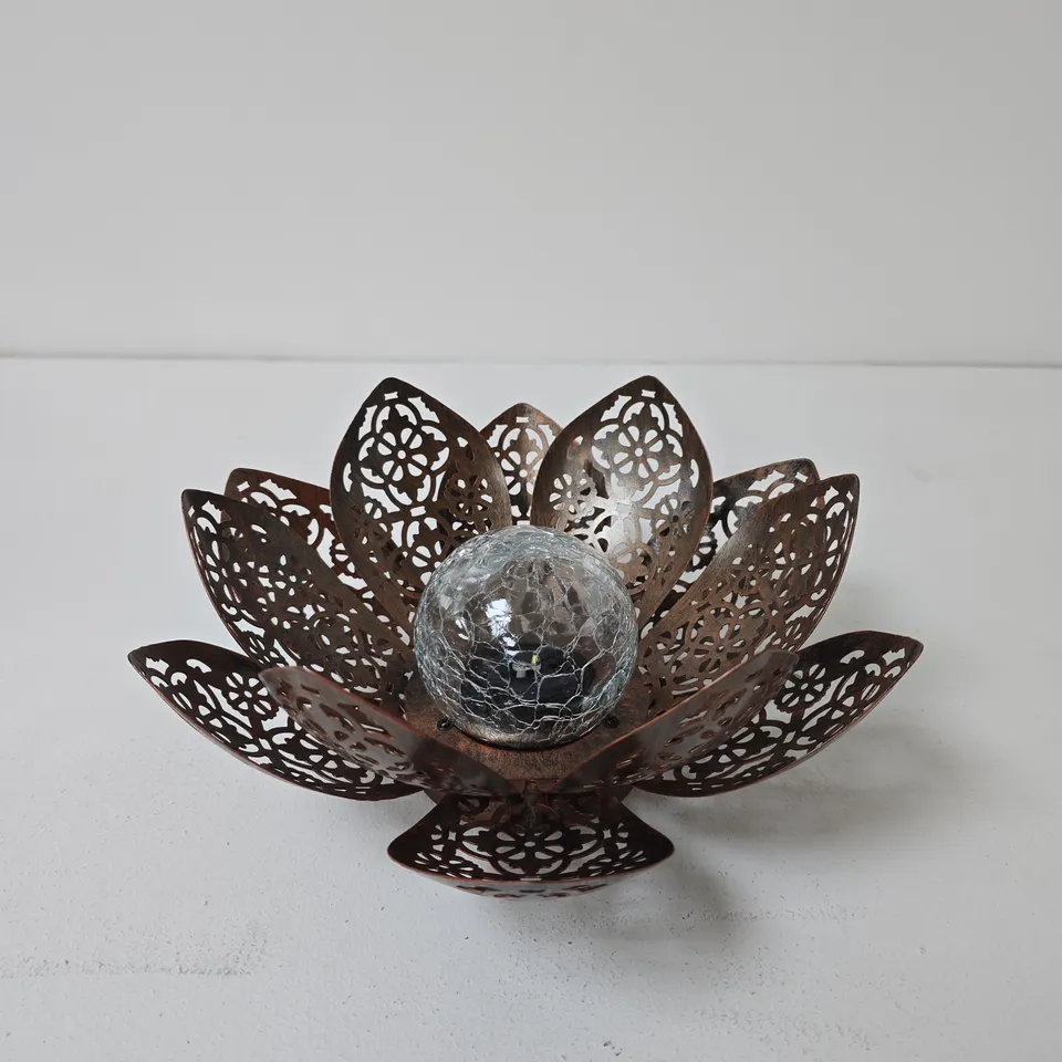 BOXED DAMASQUE SOLAR LOTUS 