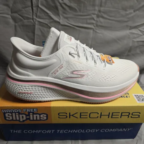 BOXED PAIR OF WOMENS SKECHERS GO RUN ELEVATE 2.0 TRAINERS - UK SIZE 6