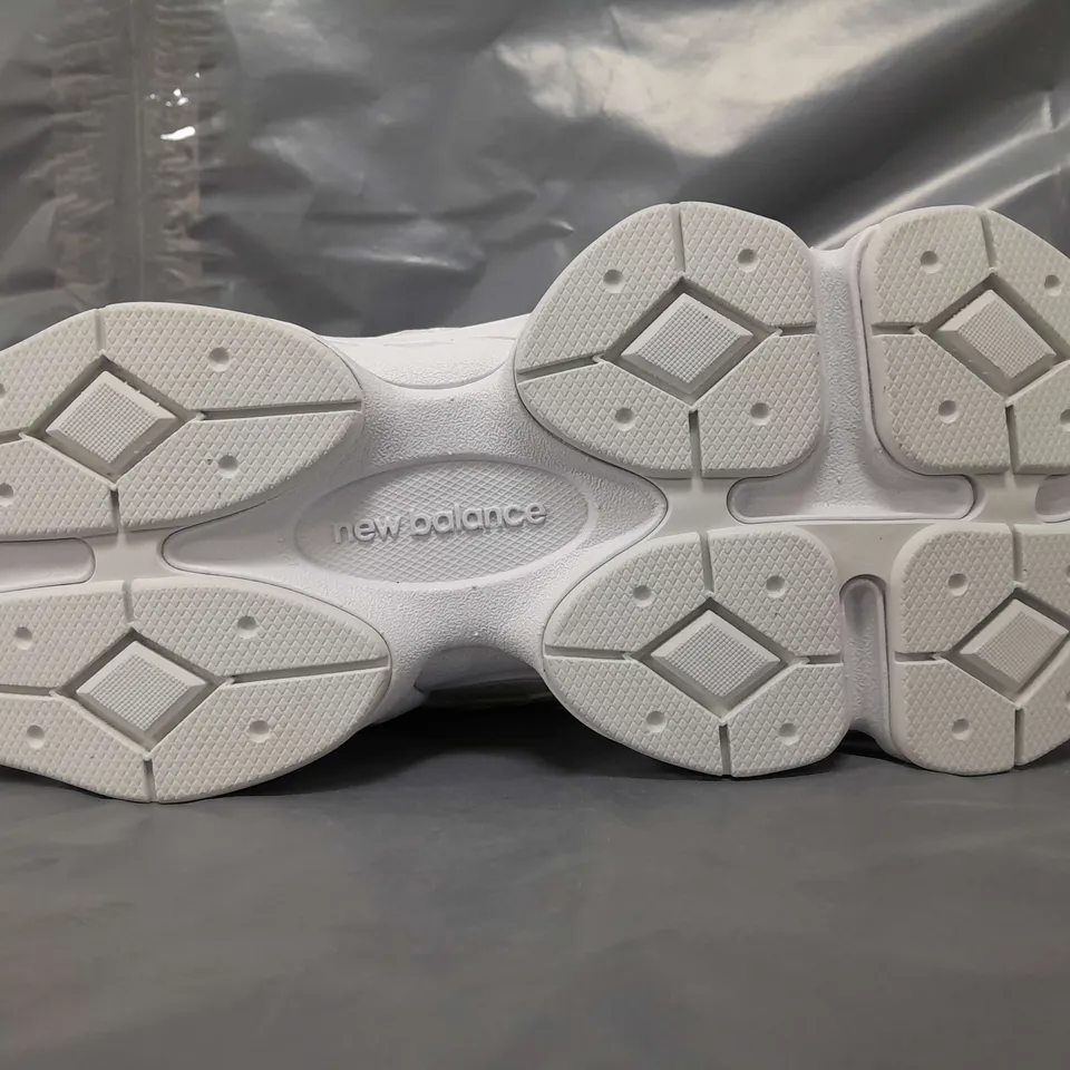 BOXED PAIR OF NEW BALANCE 9060 SHOES IN WHITE UK SIZE 6