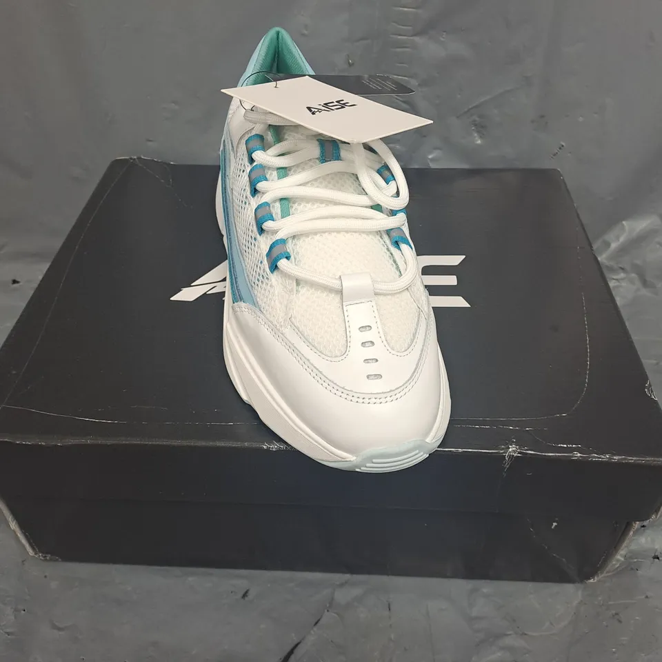 BOXED PAIR OF AISE NEXO WAVE SHOES IN WHITE / BLUE SIZE UK 8