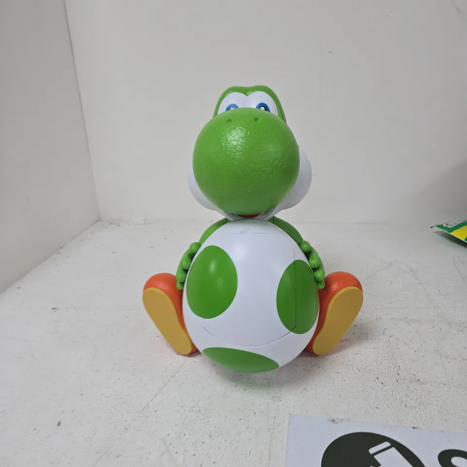 CAGE OF APPROXIMATELY 15 ASSORTED ITEMS TO INCLUDE: YOSHI POPCORN HOLDER