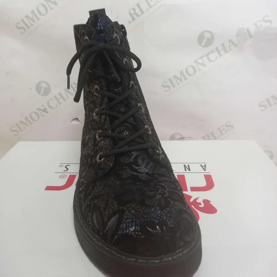 BOXED REIKER LACE UP BOOTS IN NAVY - SIZE 39