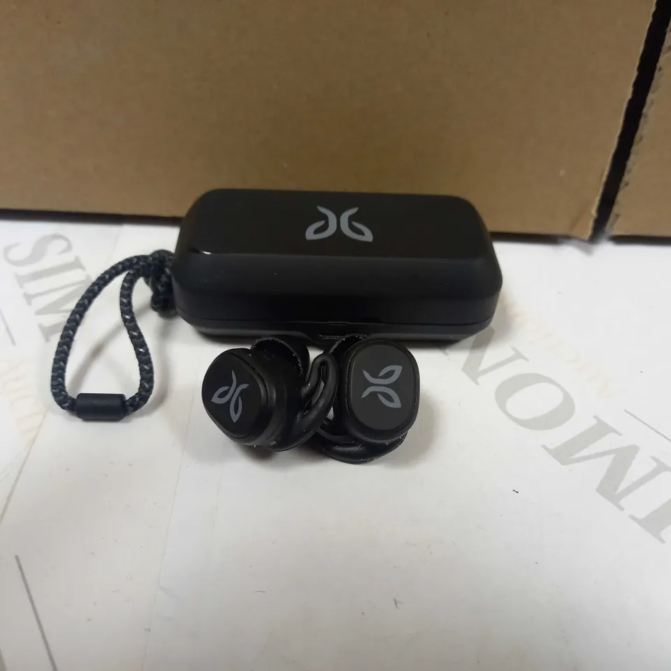 JAYBIRD VISTA EAR BUDS AND CHARGING CASE