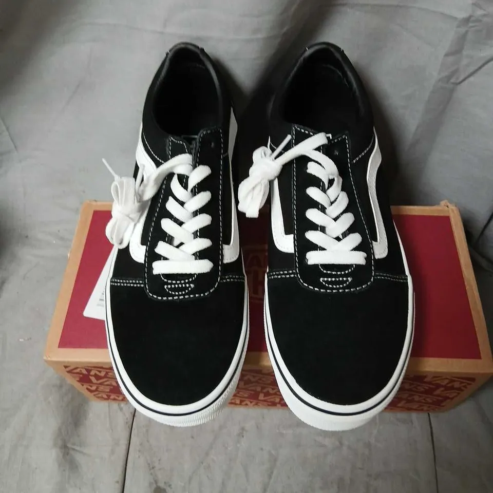 VANS WARD SUEDE/CANVAS SNEAKERS – BLACK/WHITE (UK 7 / US 9.5WM)