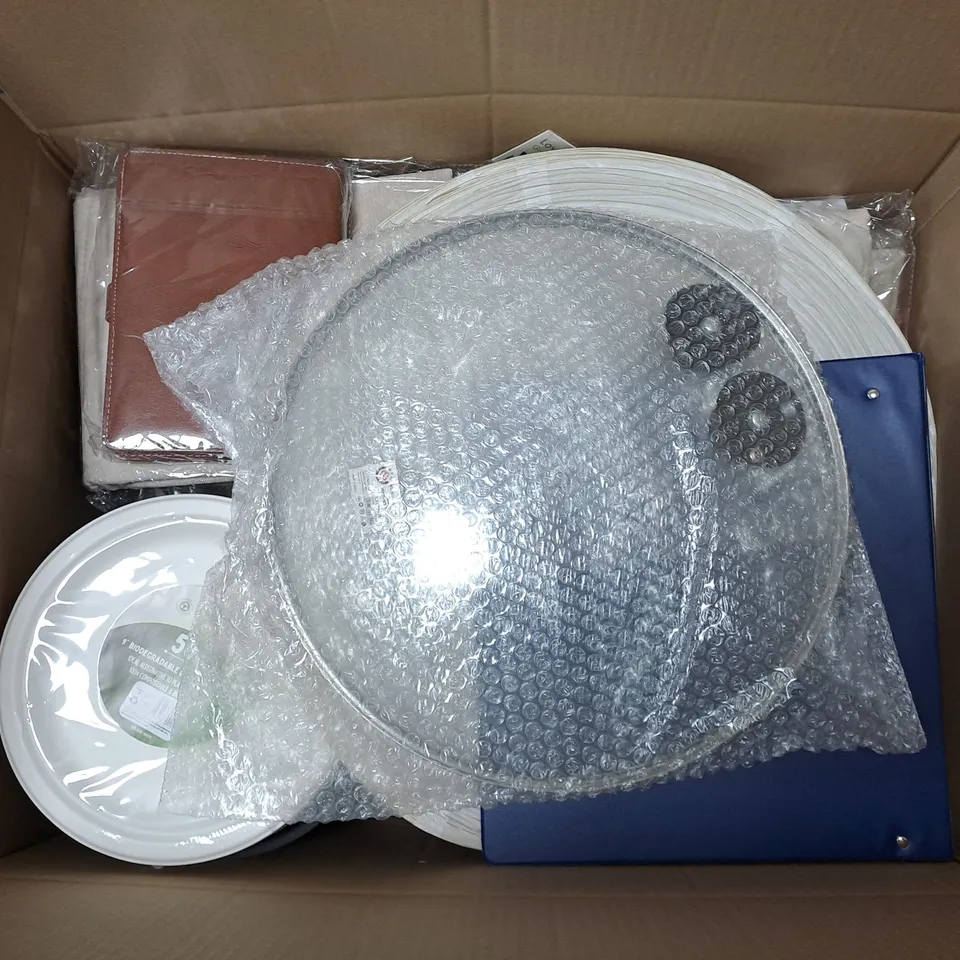 APPROXIMATELY 15 ASSORTED HOUSEHOLD ITEMS TO INCLUDE PAPER PLATES, BINDER, AIRFRYER DRAWER, ETC