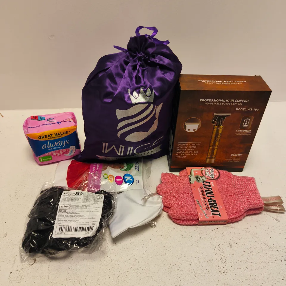 APPROXIMATELY 10 ASSORTED HEALTH & BEAUTY PRODUCTS TO INCLUDE HAIR CLIPPER, ALWAYS SENSITIVE PADS, SOAP & GLORY SCRUB GLOVES, ETC - COLLECTION ONLY