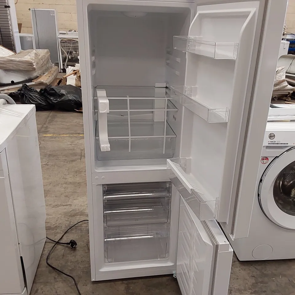FRIDGEMASTER MC50175A 50CM FREESTANDING 60/40 FRIDGE FREEZER - 175-LITRE CAPACITY WITH CRISPER BOX - REVERSIBLE DOOR - LED LIGHTING- 4 STAR FREEZER RATING - WHITE - E RATED