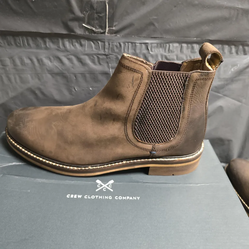 PARKER LEATHER CHELSEA BOOT – CHOCOLATE, UK 7 (EU 41)