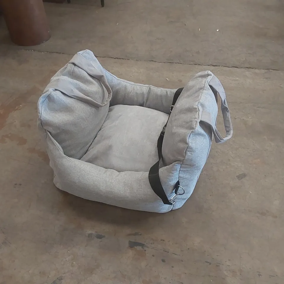 PET CAR BED