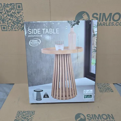 HOME ACCENTS DECORATIONS SIDE TABLE – Ø40XH50 CM – WOODEN SLATTED PEDESTAL – BOXED