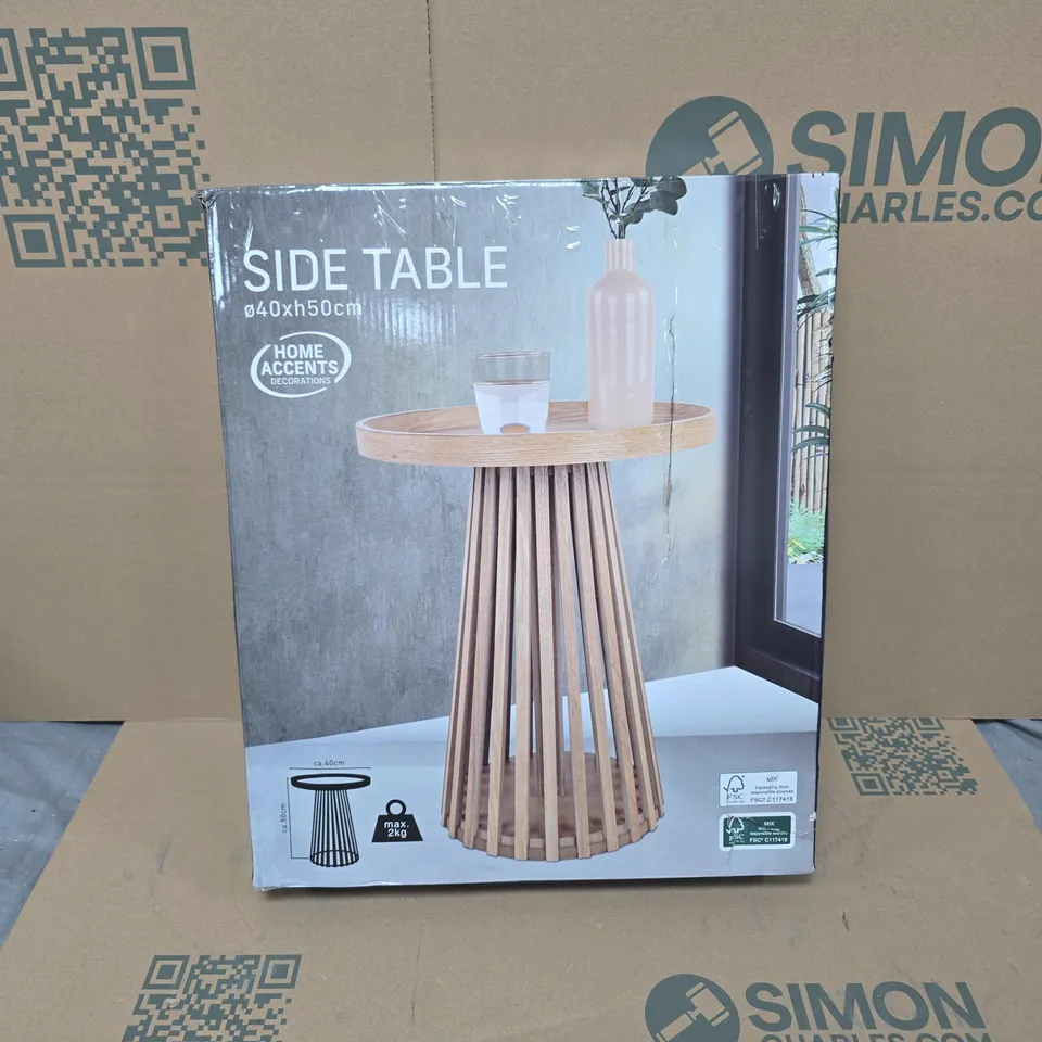 HOME ACCENTS DECORATIONS SIDE TABLE – Ø40XH50 CM – WOODEN SLATTED PEDESTAL – BOXED