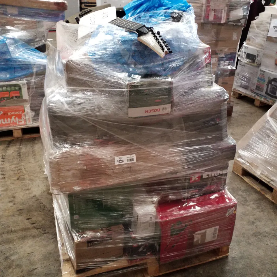 PALLET OF APPROXIMATELY 17 UNPROCESSED RAW RETURN HOUSEHOLD AND ELECTRICAL GOODS TO INCLUDE;