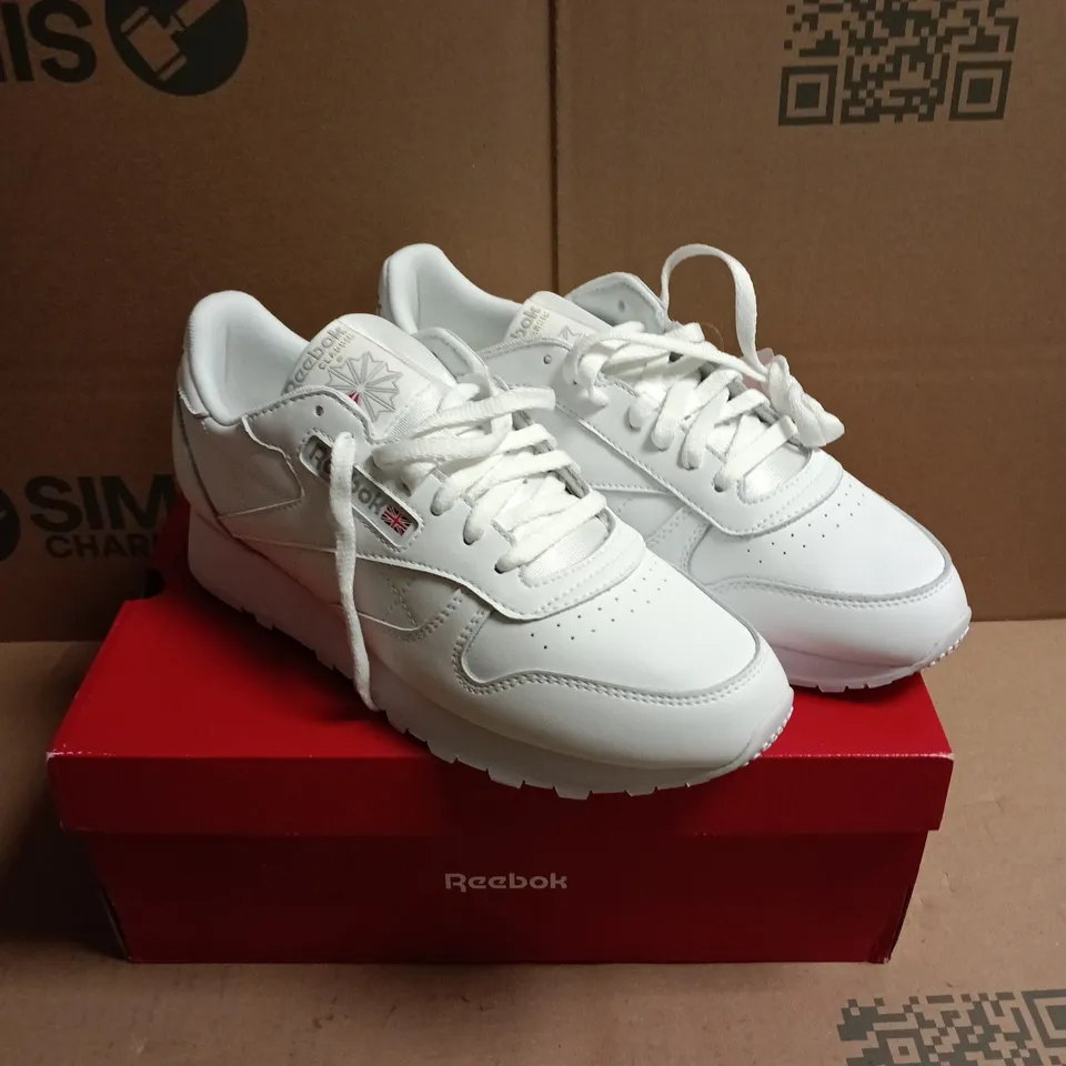 BOXED PAIR OF REEBOK CLASSIC TRAINERS IN WHITE - 8
