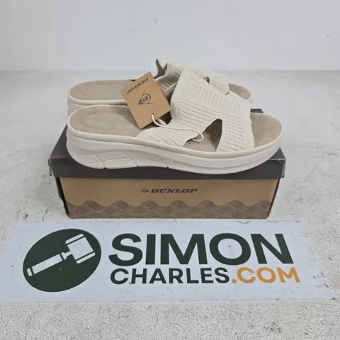 BOXED PAIR OF DUNLOP WREN SANDALS IN CREAM - UK 6