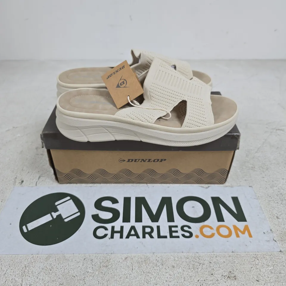 BOXED PAIR OF DUNLOP WREN SANDALS IN CREAM - UK 6