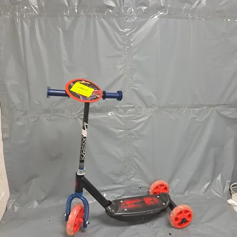 CHILDRENS SPIDERMAN 3 WHEEL SCOOTER - COLLECTION ONLY