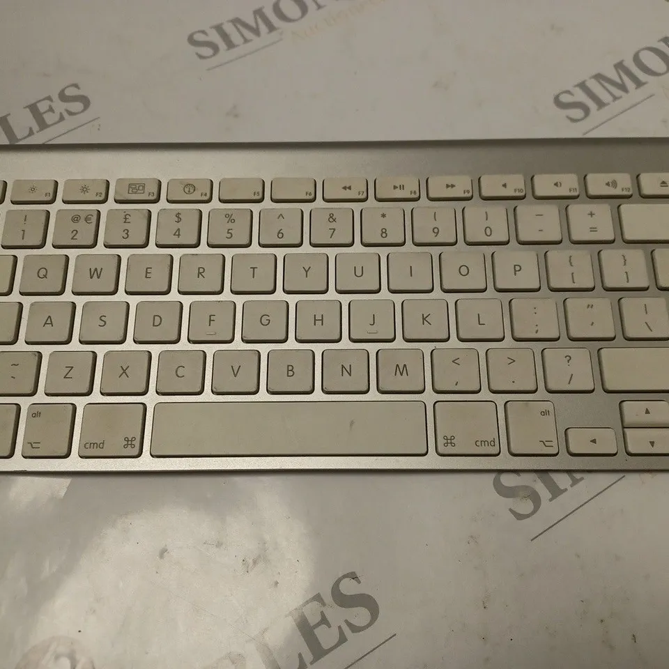 APPLE WIRELESS KEYBOARD - A1255