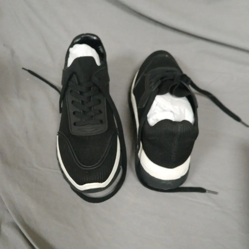 BOXED LOVE MOSCHINO BLACK TASSEL STYLE TRAINERS - 39