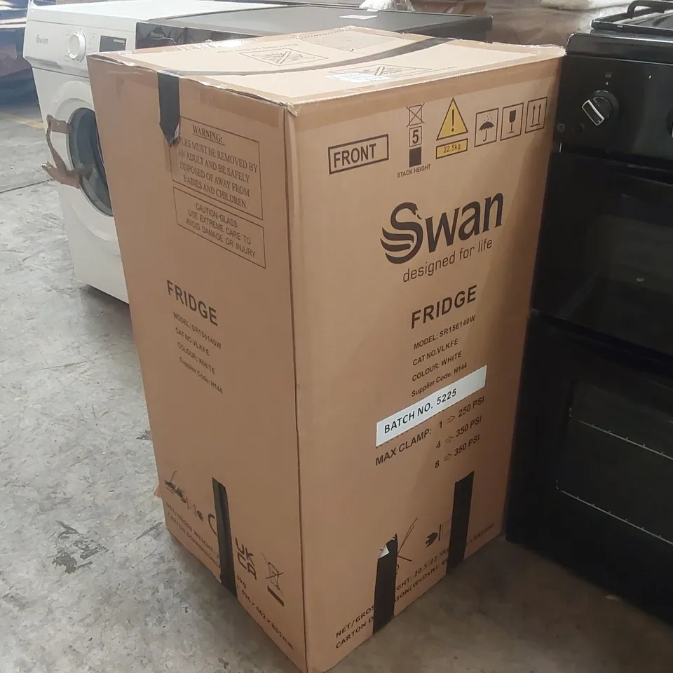 BOXED SWAN SR156140W 47CM UNDER COUNTER LARDER FRIDGE - WHITE