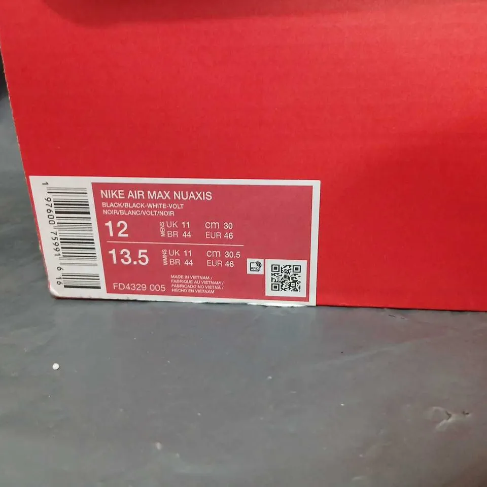 NIKE AIR MAX NUAXIS TRAINER – BLACK/BLACK-WHITE-VOLT, MENS UK 11 (EU 46)