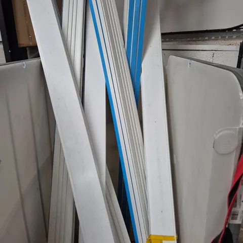 CAGE OF APPROXIMATELY 8 ASSORTED HARD PLASTIC HOUSEHOLD BEAMS IN WHITE/BLUE - COLLECTION ONLY