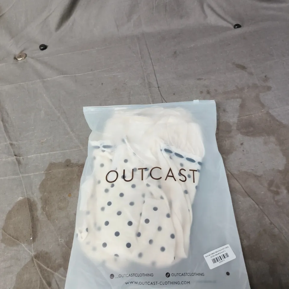 (OUTCAST CLOTHING)  GIANA MAXI DRESS CREAM POLKA DOT – SIZE L 
