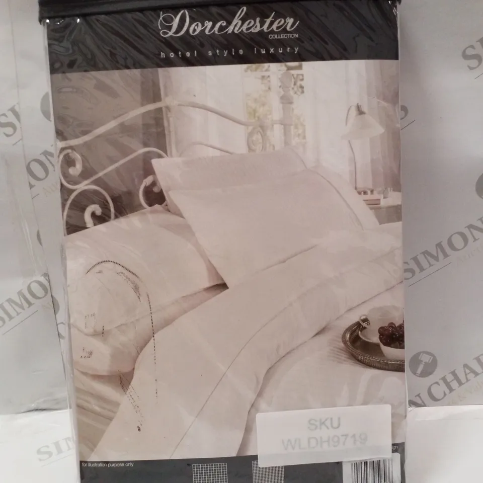 BRAND NEW DORCHESTER RITZ SINGLE 137×198CM DUVET SET - SILVER 