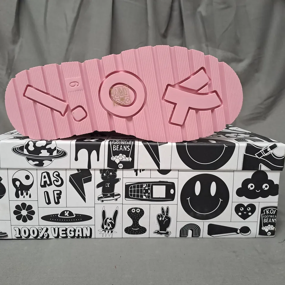 BOXED PAIR OF KOI VEGAN YAMI PASTEL PINK PLATFORM BOOTS UK SIZE 6