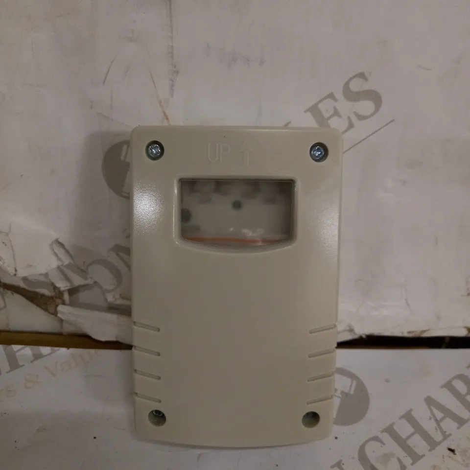 10A OUTDOOR RATED WALL MOUNTED PHOTOCELL
