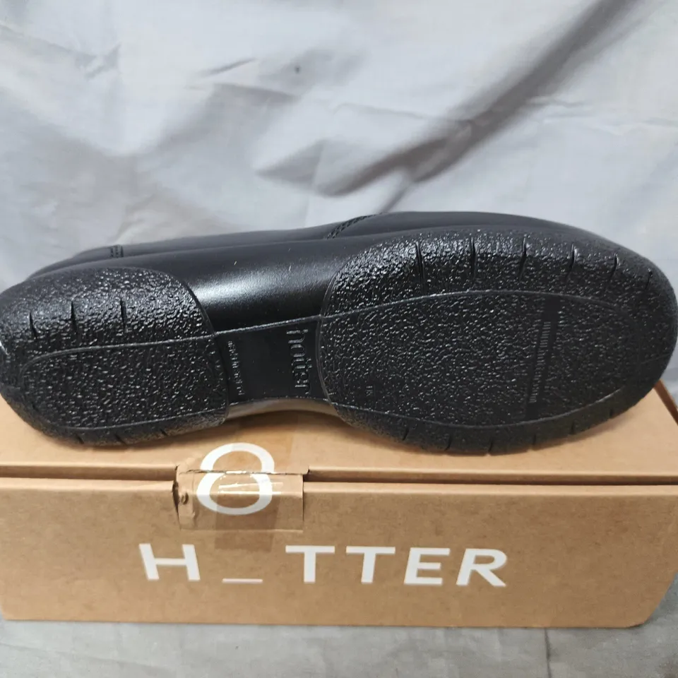 HOTTER GLOVE II WIDE SLIP-ON SHOES – BLACK LEATHER, UK 7 (US 9, EU 41) GLVEZE