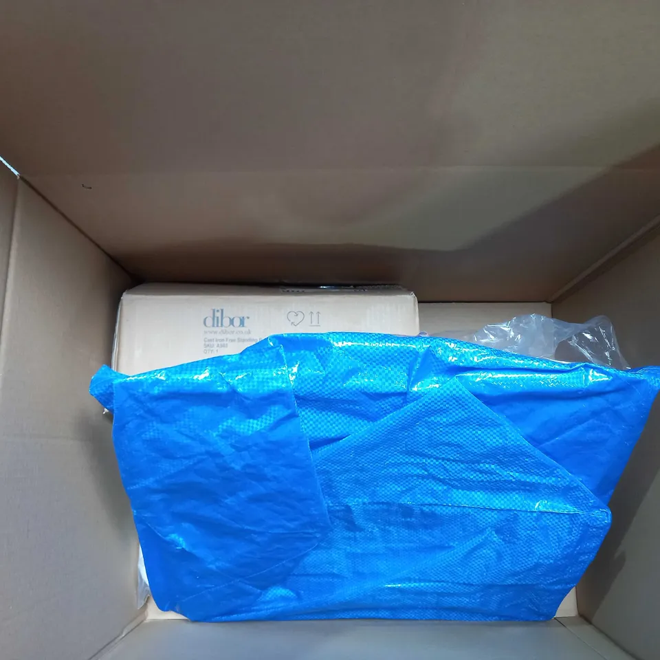 BOX OF APPROX 5 ITEMS TO INCLUDE LED STAR LIGHT, MIXING BOWL AND WOOL