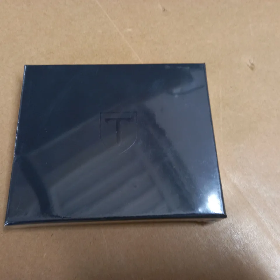 SEALED TESLA WALLET