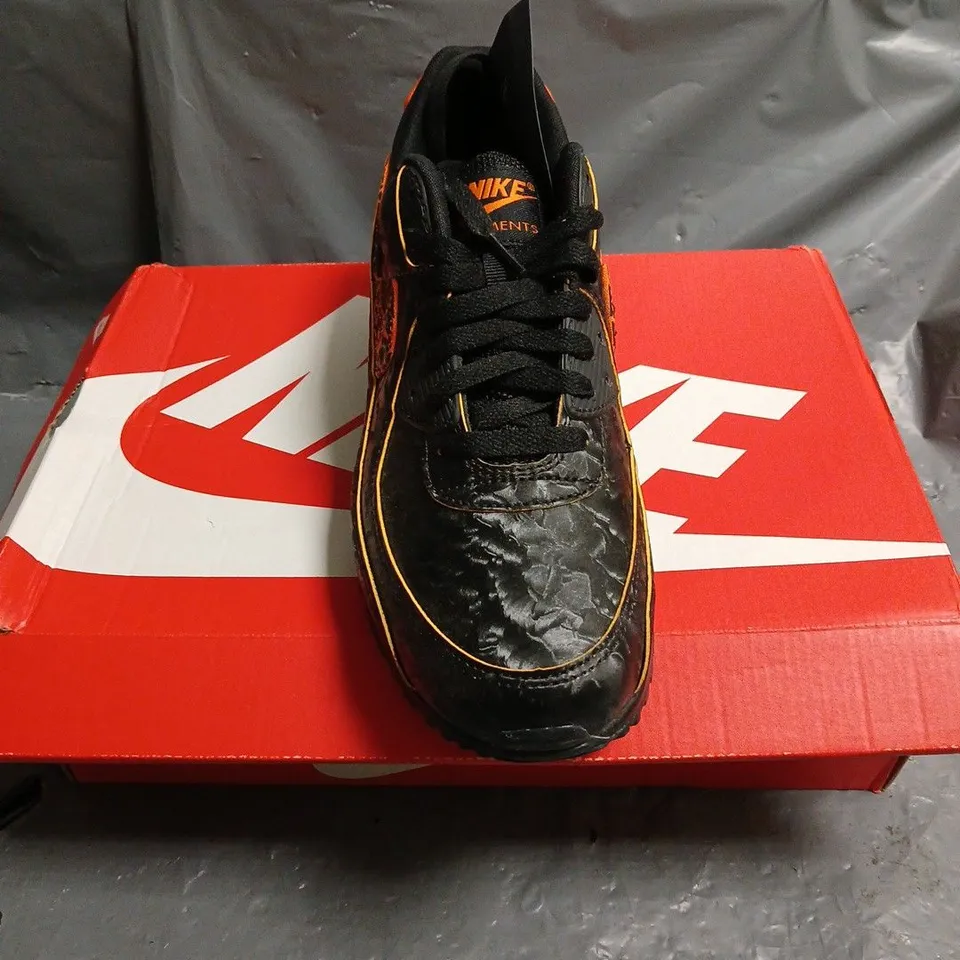 BOXED PAIR OF NIKE AIR MAX 90 TRAINERS - 8