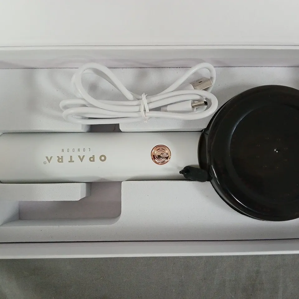 BOXED OPATRA LONDON LUMISCALP