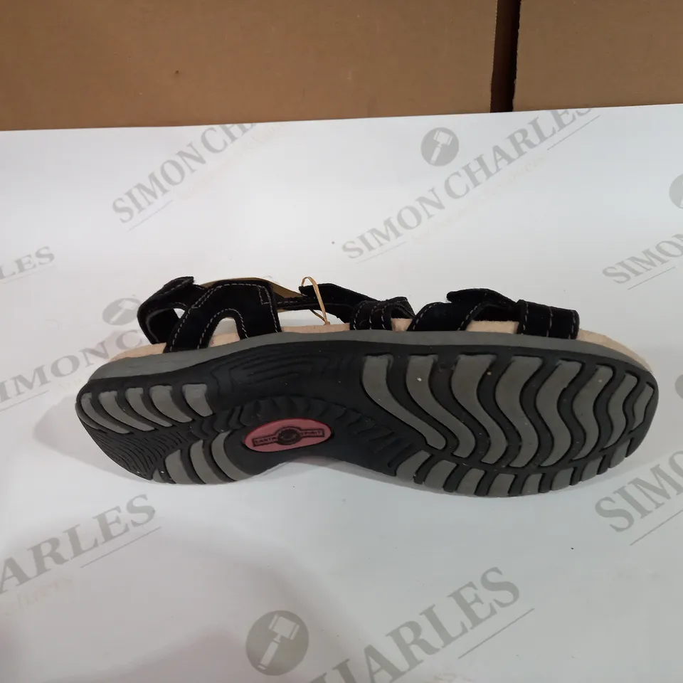 EARTH SPIRIT HAMPTON SANDAL BLACK SIZE 6