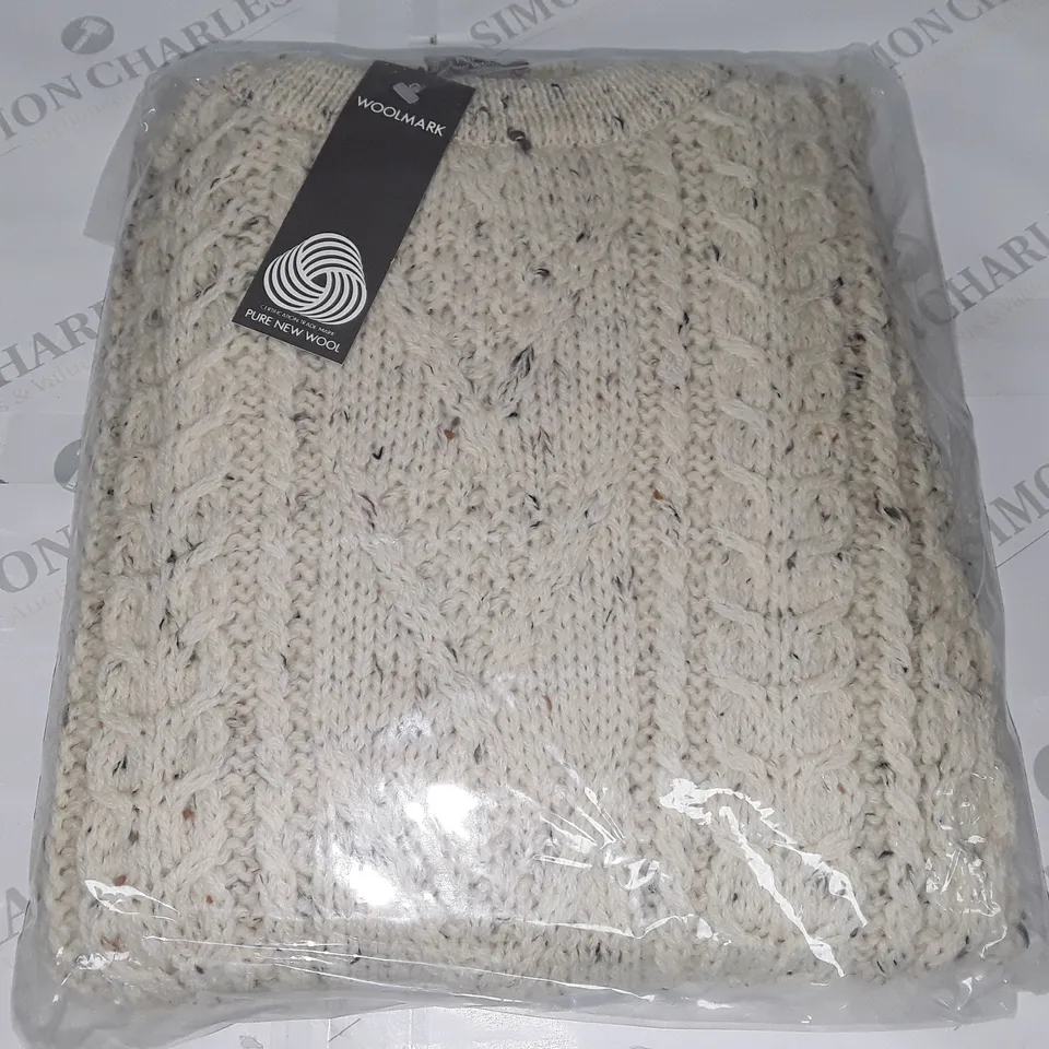 LOT OF APPROXIMATELY 10 PURE NEW WOOL JUMPERS - L