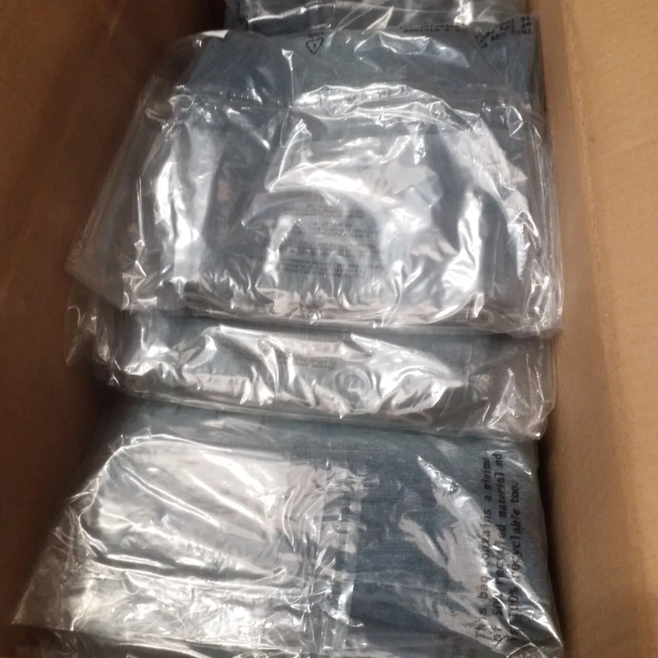 BOX CONTAINING APPROXIMATELY 15 BRAND NEW JULIPA DENIM BLUE SLIM FIT JEANS - SIZE 20 