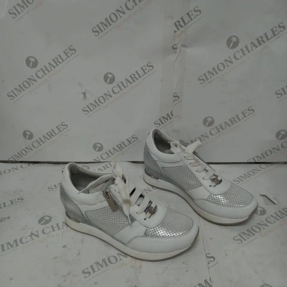 MODA IN PELLE AVERY WEDGE TRAINER WHITE SIZE 6 - BOXED 