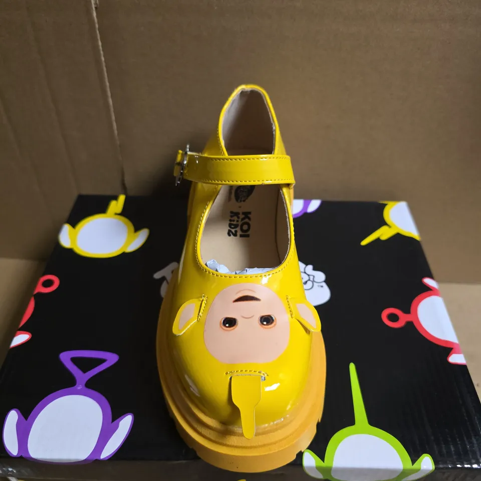 BOXED PAIR OF KOI LA LA TELETUBBIES KIDZ MARY JANES – YELLOW, UK SIZE 12