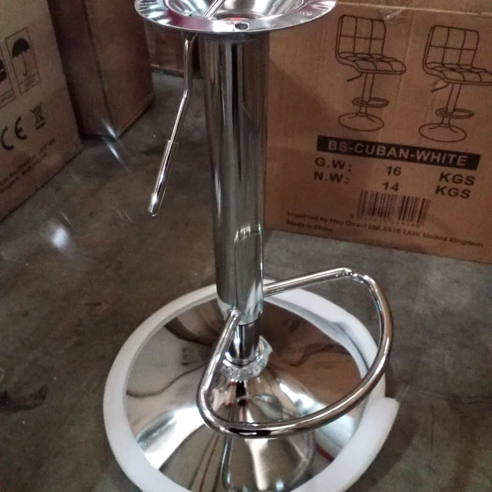 BOXED NEO SWIVEL BAR STOOL BASE