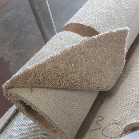 ROLL OF QUALITY LINGDALE ELITE RYLSTONE CARPET - APPROXIMATELY 4 x 2.14m
